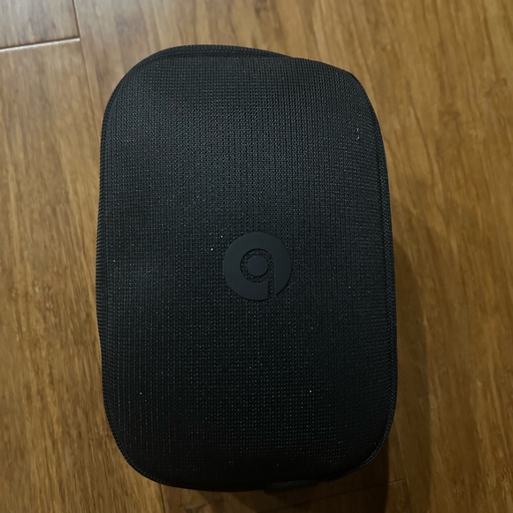 Beats by Dre Black Over-Ear Headphones - Picture 5 of 7